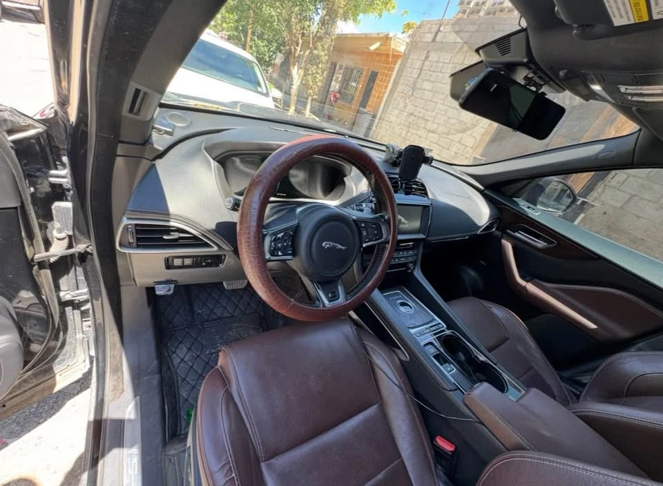 2017 Jaguar F-Pace - Image 6 of 6