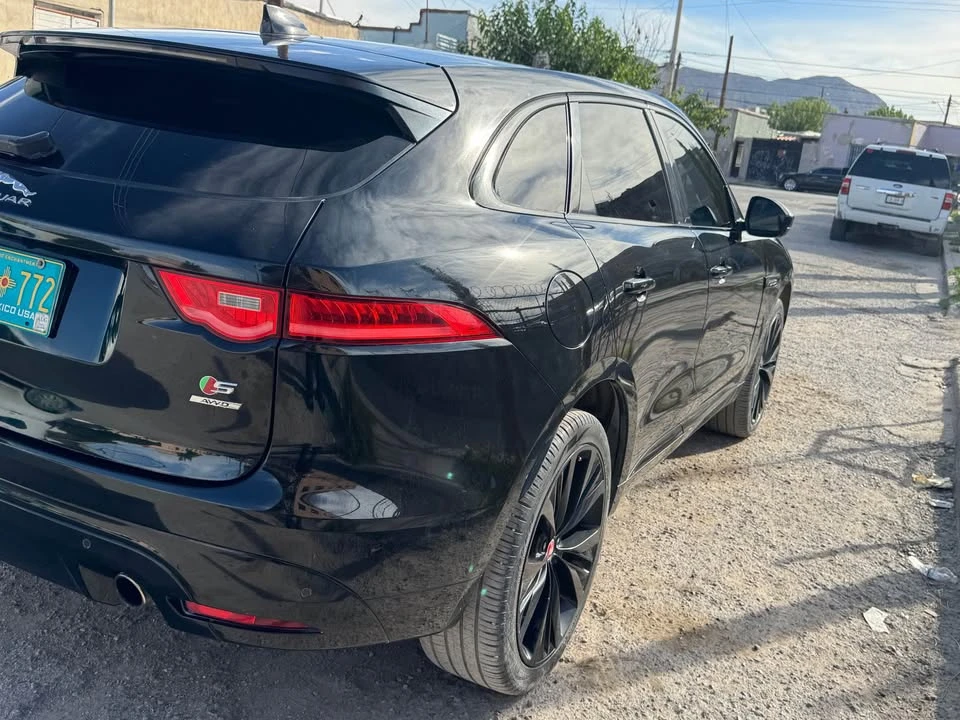 2017 Jaguar F-Pace - Image 4 of 6