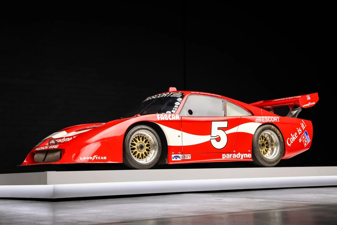 Porsche 934 & 935 - Image 2 of 31
