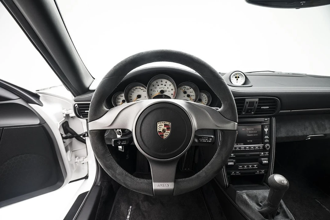 2011 Porsche 997 GT3 - Image 4 of 5