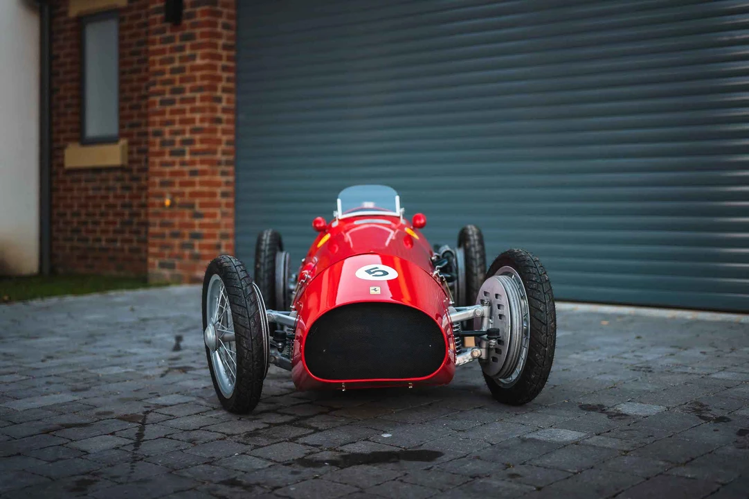Ferrari Replica - Image 4 of 31