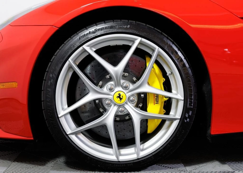 2017 Ferrari F12berlinetta - Image 5 of 24