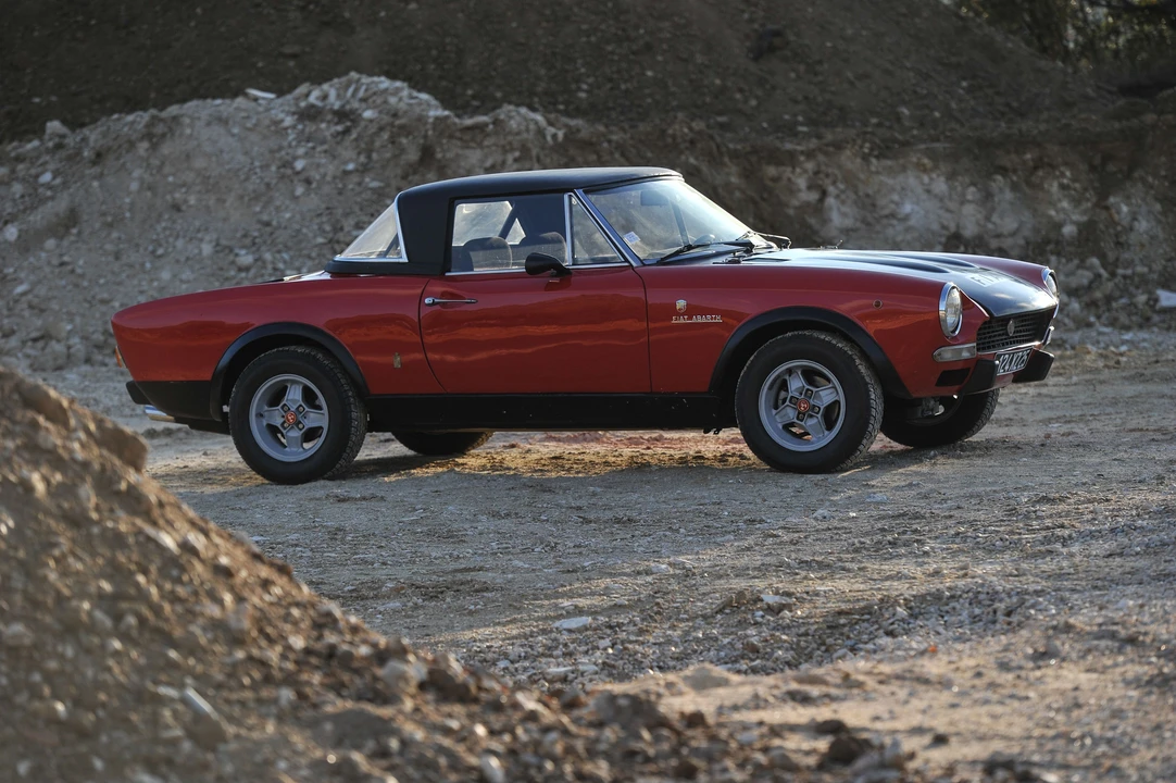 Fiat 124 Abarth Rally - Image 4 of 28