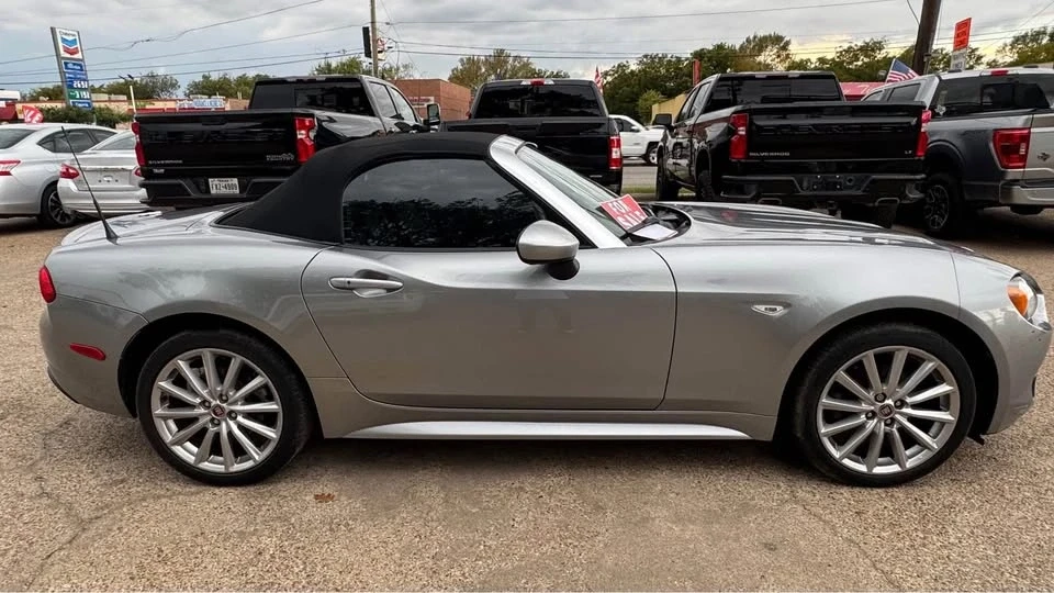 2017 Fiat 124 Spider - Image 4 of 10