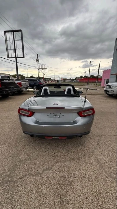 2017 Fiat 124 Spider - Image 10 of 10