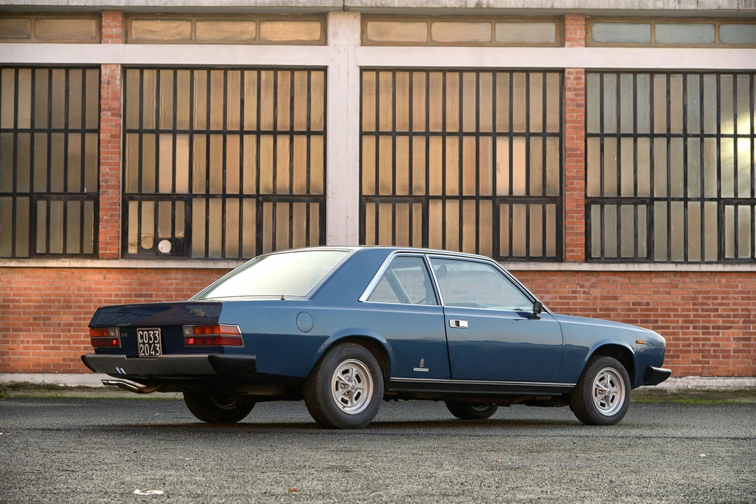 Fiat 130 - Image 2 of 11