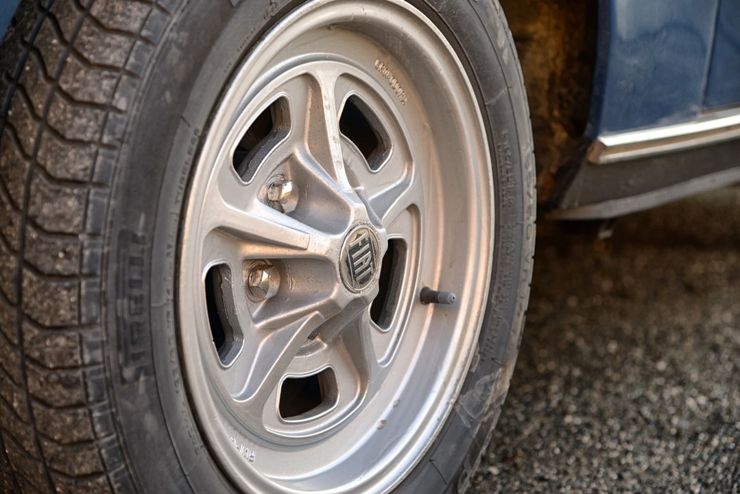 Fiat 130 - Image 11 of 11