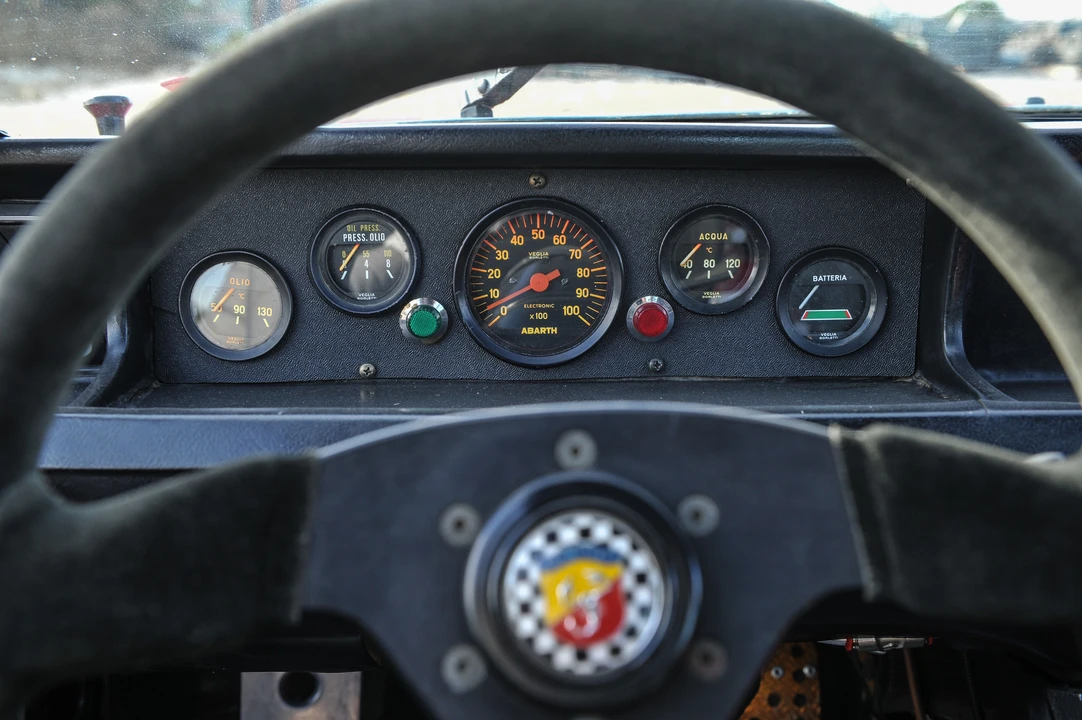 Fiat X1/9 - Image 25 of 31