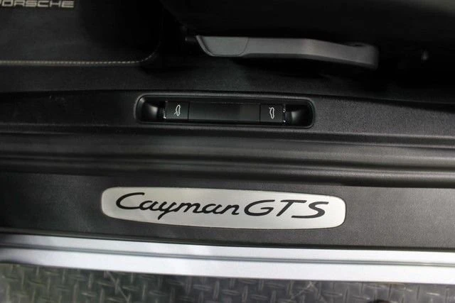 2016 Porsche 981 Cayman GTS - Image 8 of 16