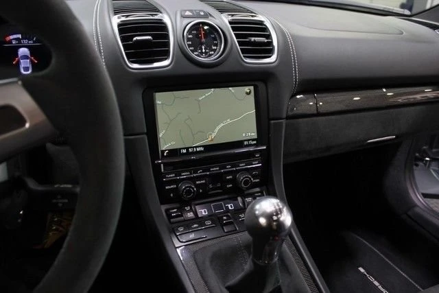 2016 Porsche 981 Cayman GTS - Image 10 of 16
