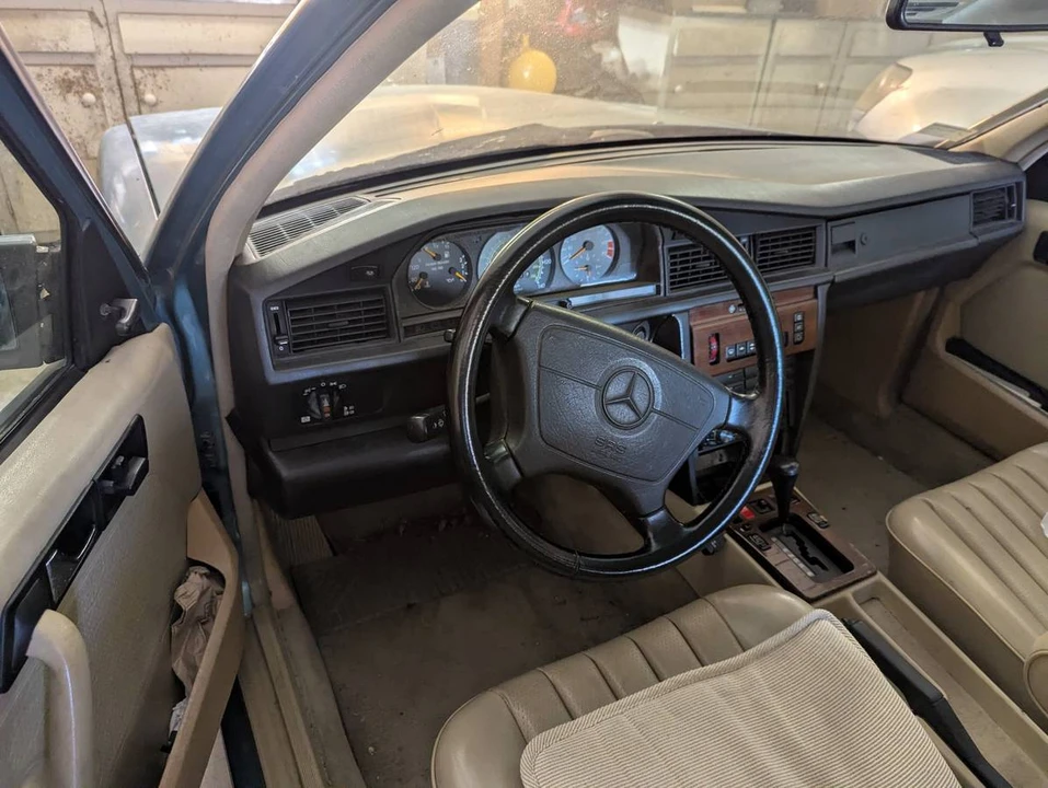 1992 Mercedes-Benz 190E - Image 4 of 6