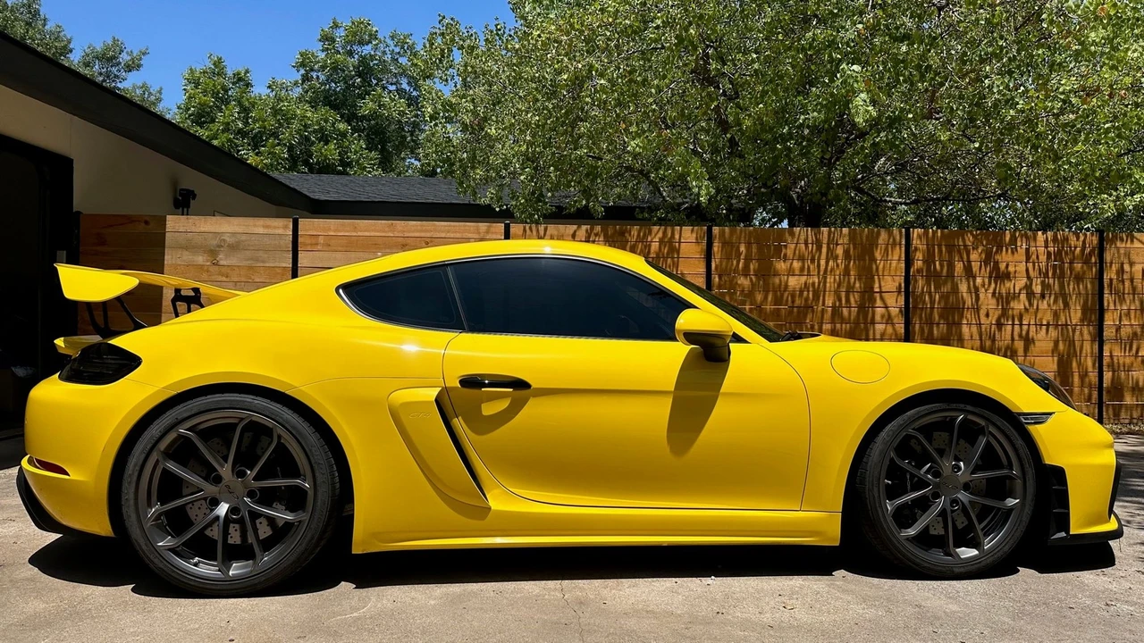 2021 Porsche 718 Cayman GT4 - Image 5 of 18