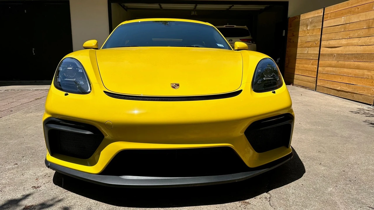 2021 Porsche 718 Cayman GT4 - Image 3 of 18