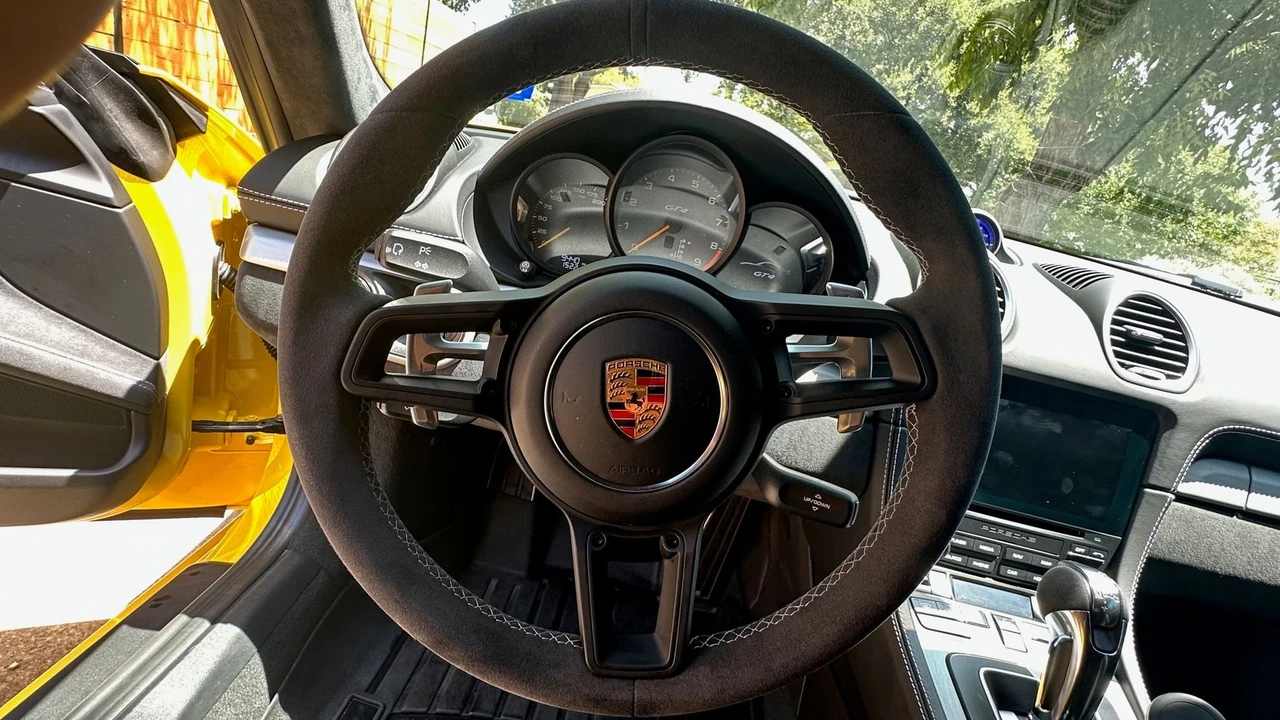 2021 Porsche 718 Cayman GT4 - Image 10 of 18
