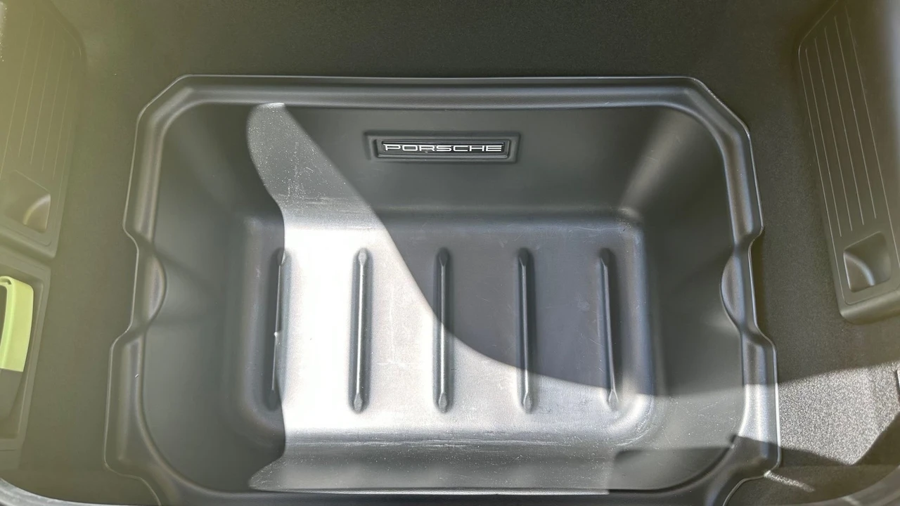 2021 Porsche 718 Cayman GT4 - Image 17 of 18