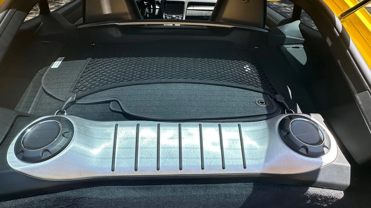 2021 Porsche 718 Cayman GT4 - Image 16 of 18