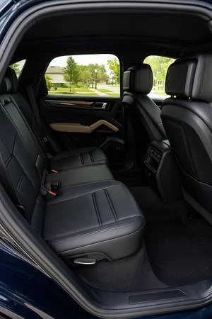 2024 Porsche 9Y0/9Y3 Cayenne - Image 17 of 21