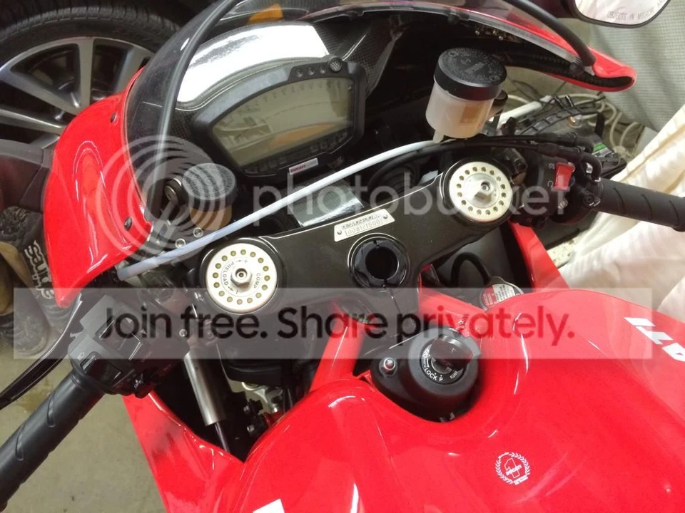 Ducati Desmosedici - Image 12 of 13