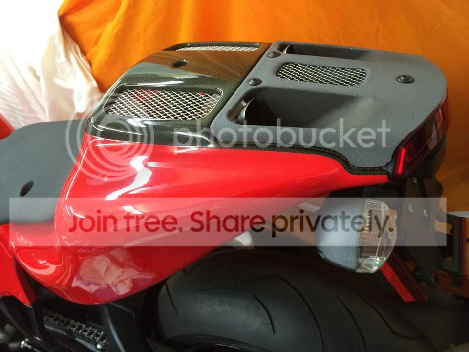 Ducati Desmosedici - Image 7 of 13
