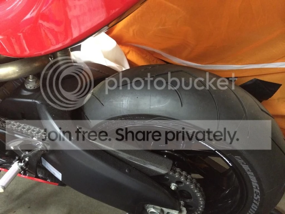 Ducati Desmosedici - Image 6 of 13