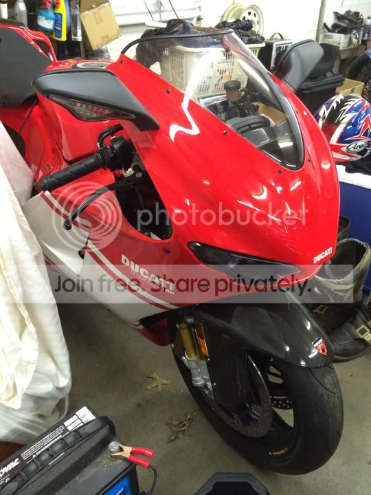 Ducati Desmosedici - Image 9 of 13