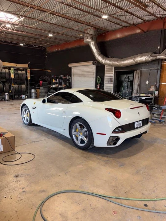 2013 Ferrari California T - Image 5 of 12