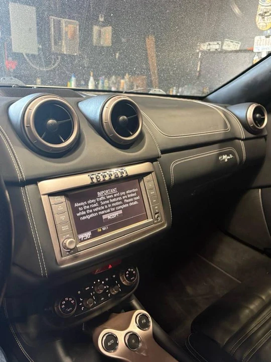 2013 Ferrari California T - Image 12 of 12