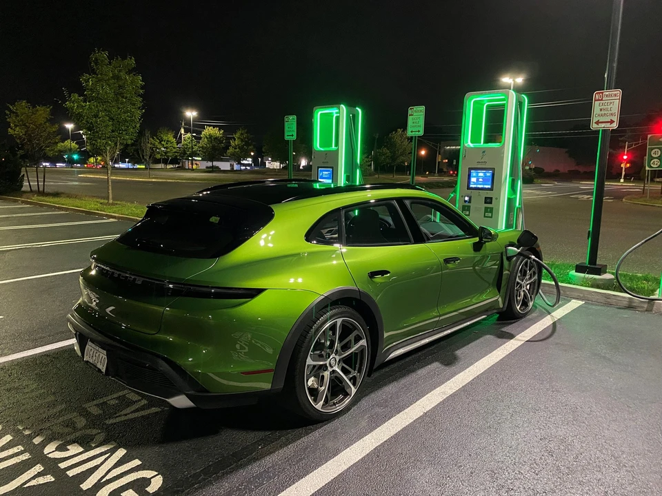 2022 Porsche Taycan 4S - Image 2 of 14