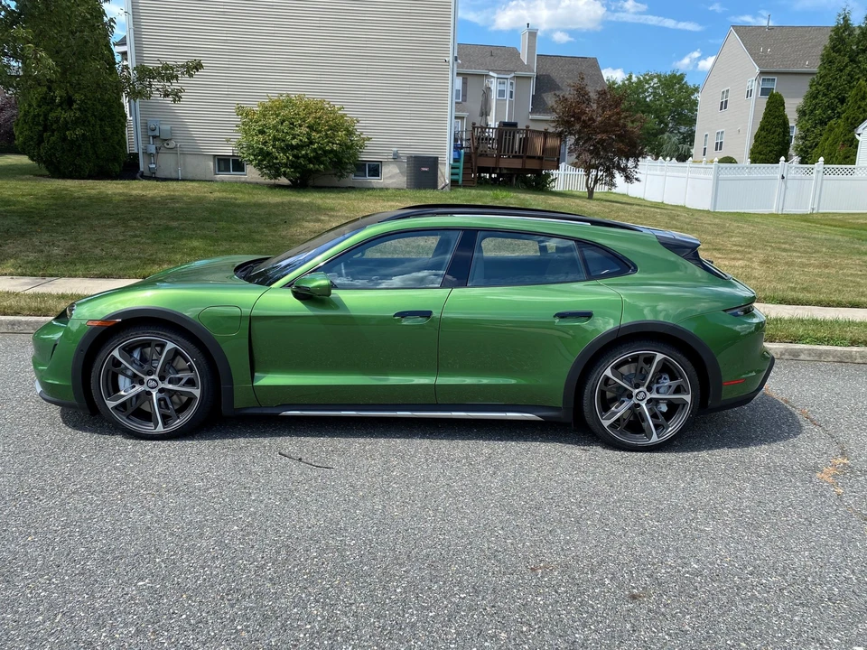 2022 Porsche Taycan 4S - Image 7 of 14