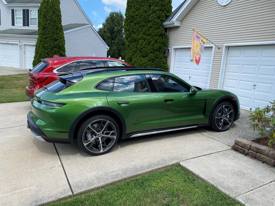 2022 Porsche Taycan 4S - Image 11 of 14