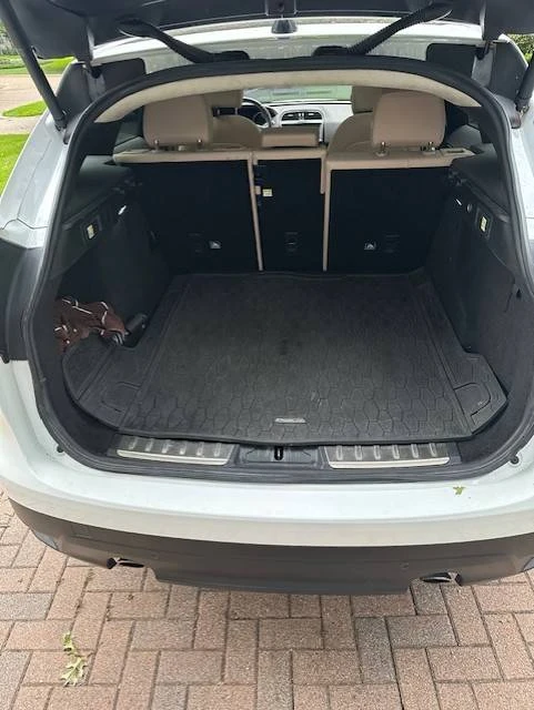 2020 Jaguar F-Pace - Image 5 of 7