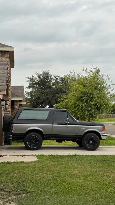 1990 Ford Bronco 4th Gen - Image 2 of 6