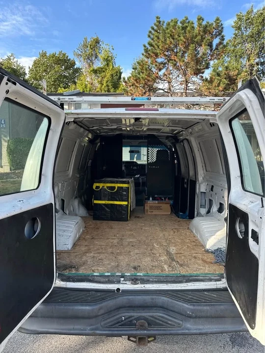 2012 Ford Econoline Van - Image 3 of 10