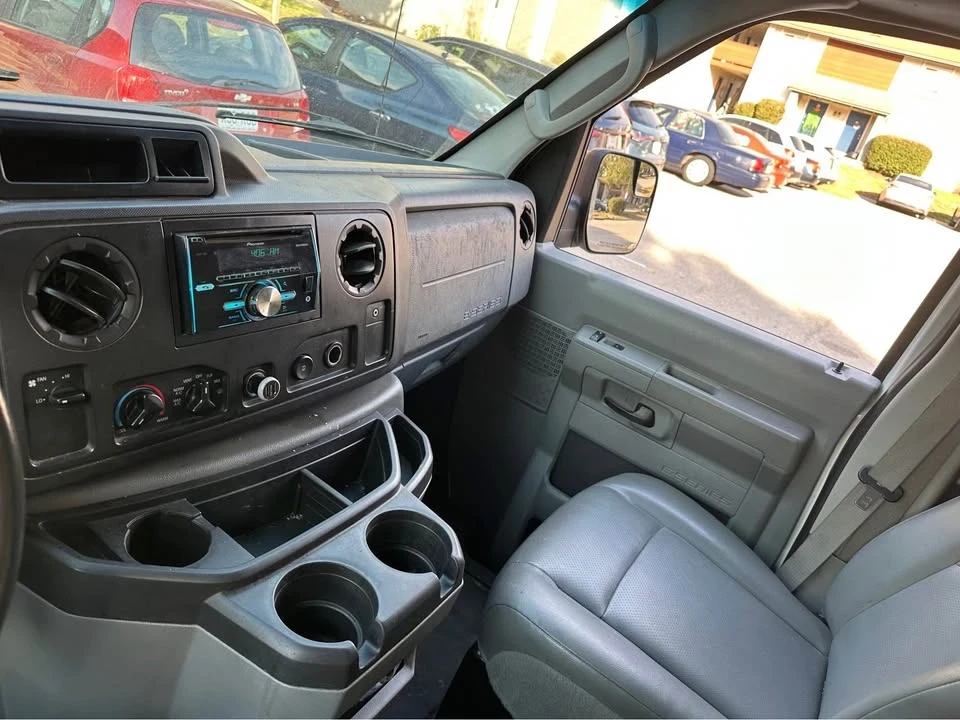 2012 Ford Econoline Van - Image 9 of 10