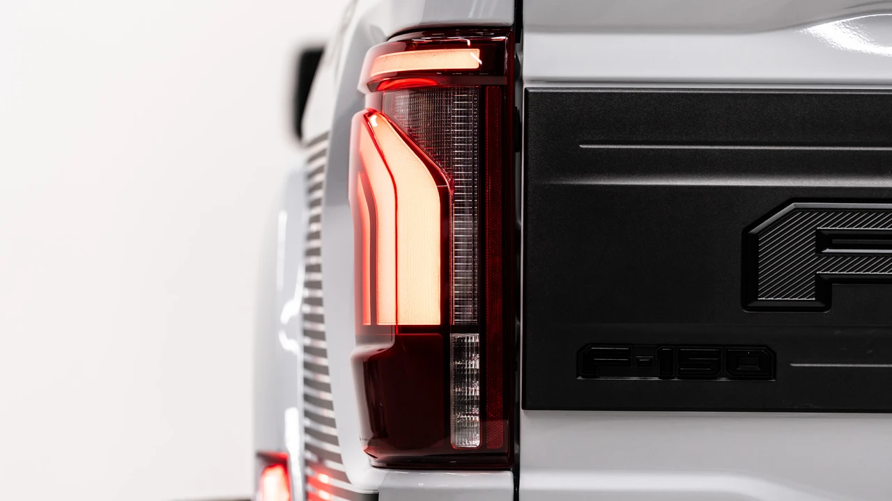 2025 Ford F-150 Raptor 14th Gen - Image 12 of 31