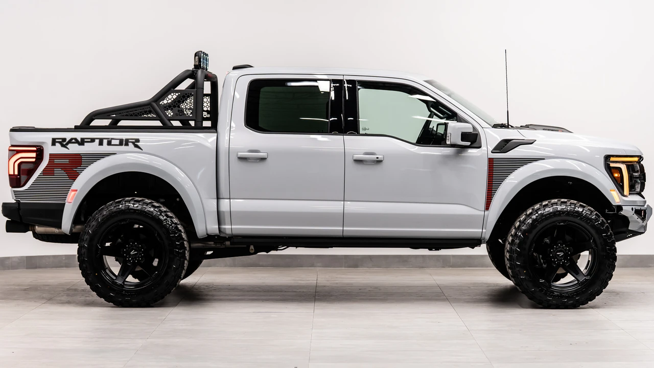 2025 Ford F-150 Raptor 14th Gen - Image 6 of 31