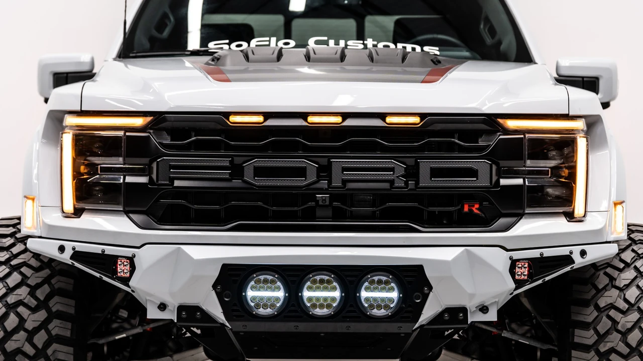 2025 Ford F-150 Raptor 14th Gen - Image 22 of 31