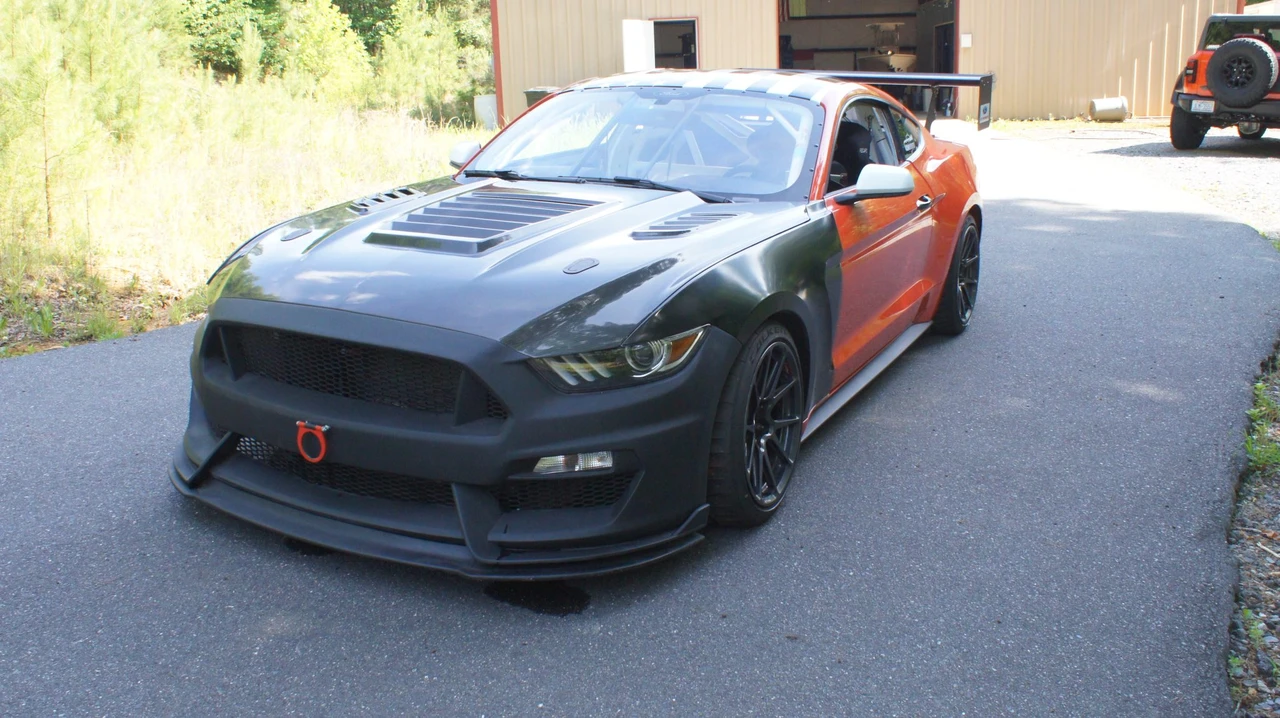 Ford - Image 3 of 31