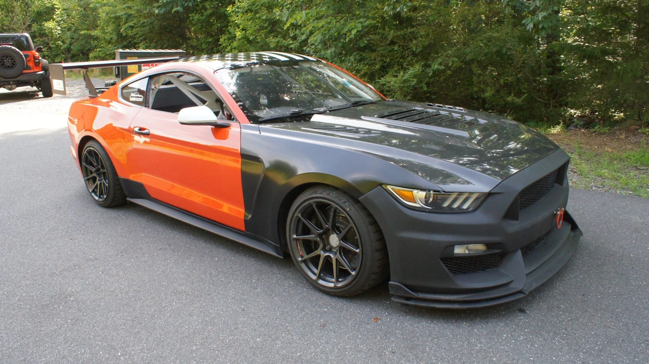 Ford - Image 6 of 31