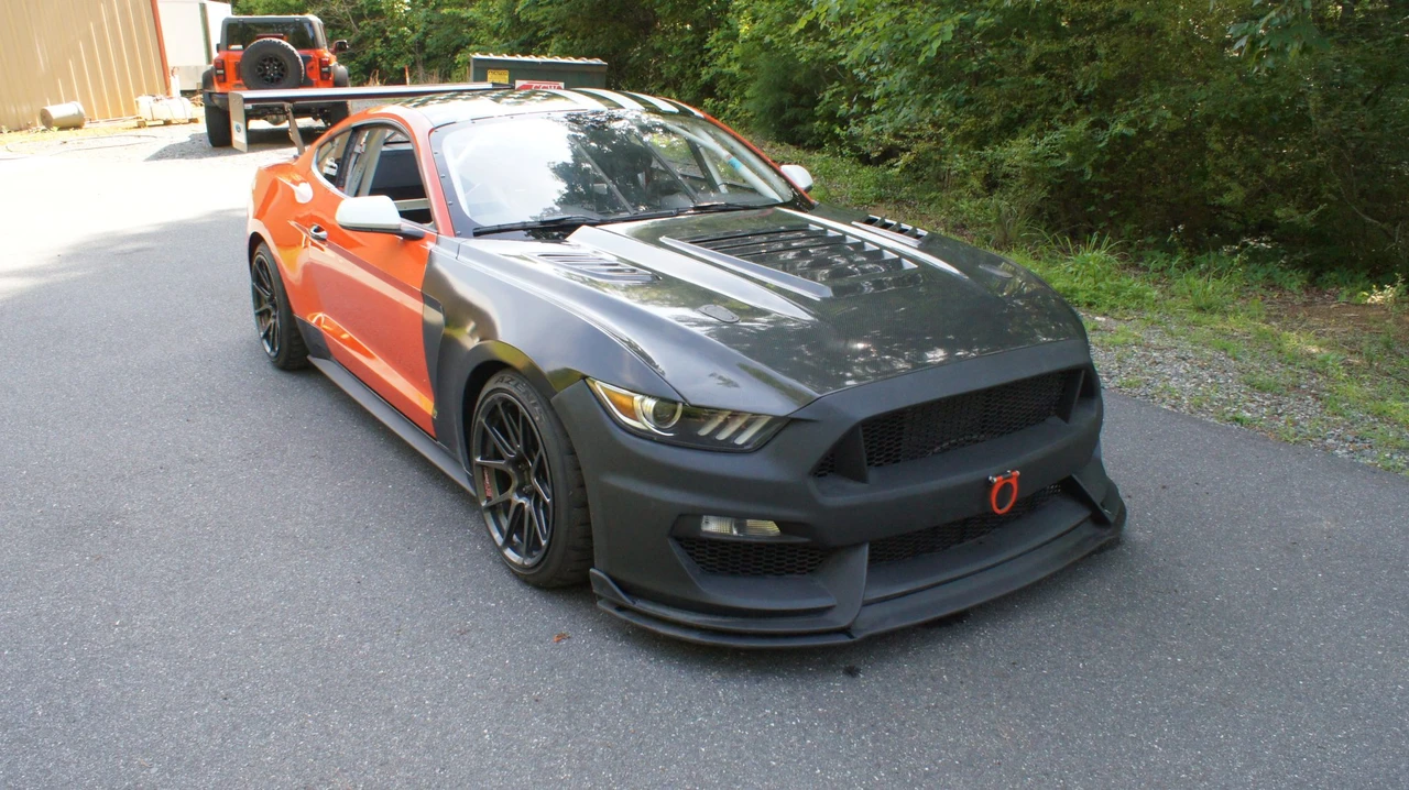 Ford - Image 5 of 31