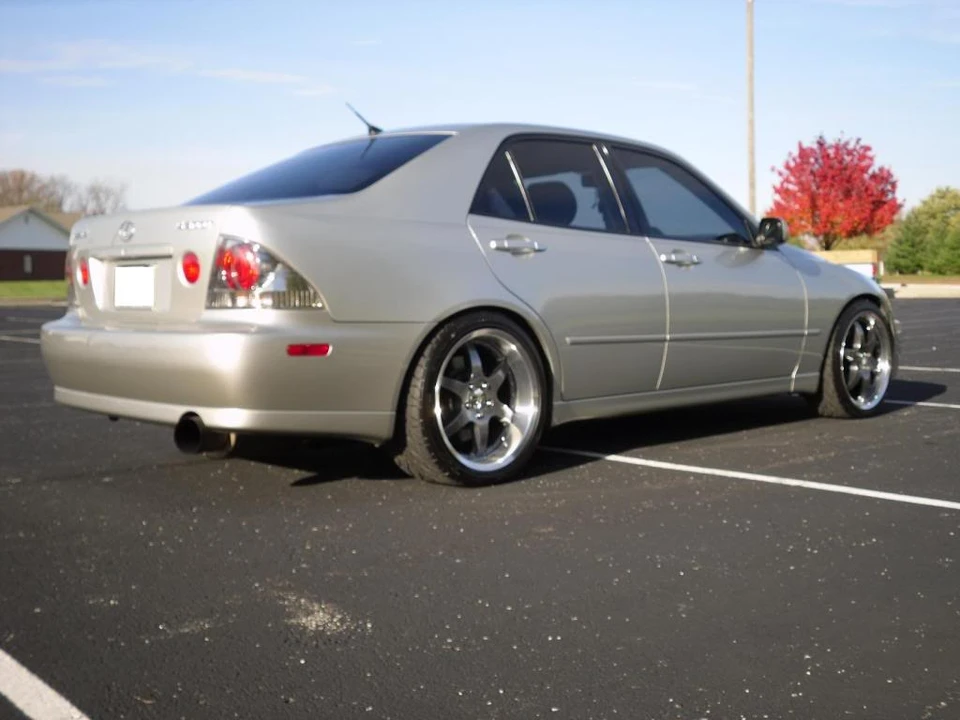 2001 Lexus IS 1st Gen - Image 3 of 15