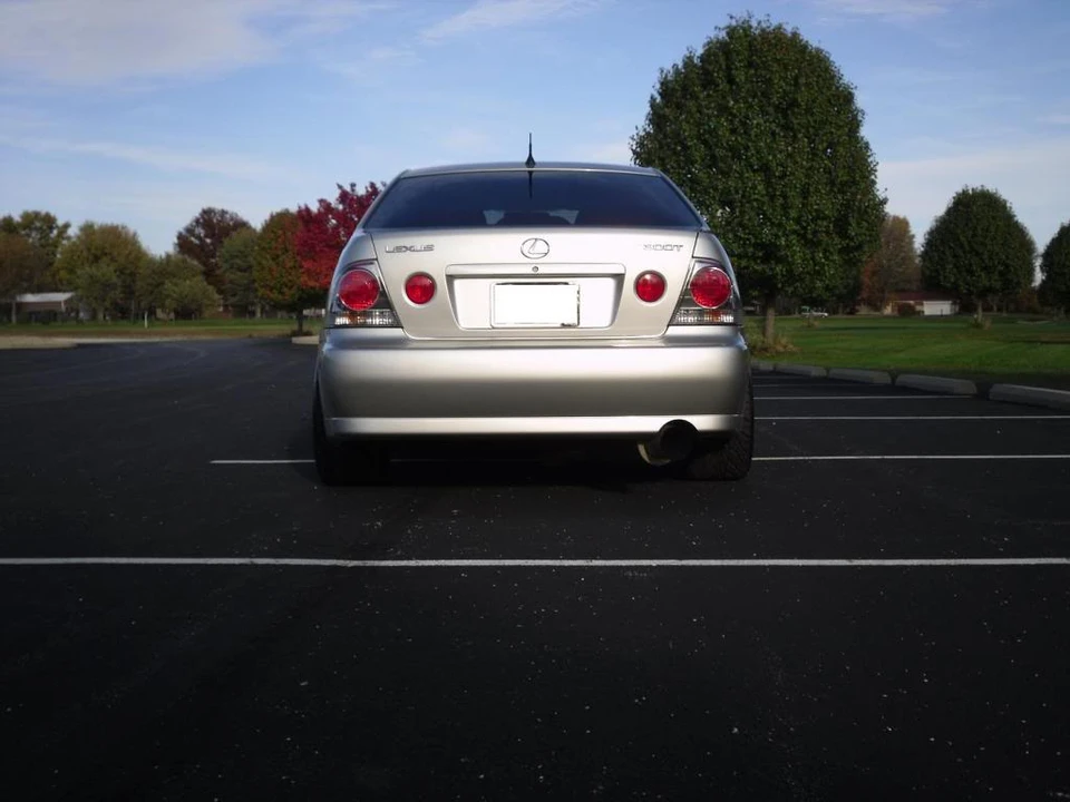 2001 Lexus IS 1st Gen - Image 13 of 15