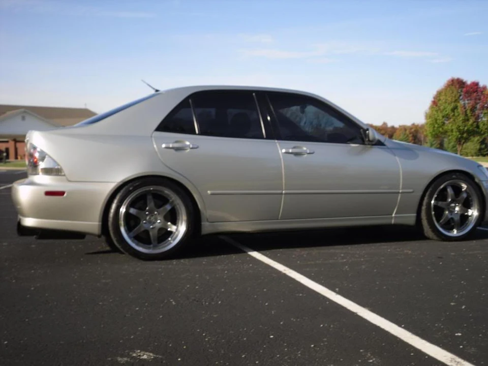 2001 Lexus IS 1st Gen - Image 4 of 15