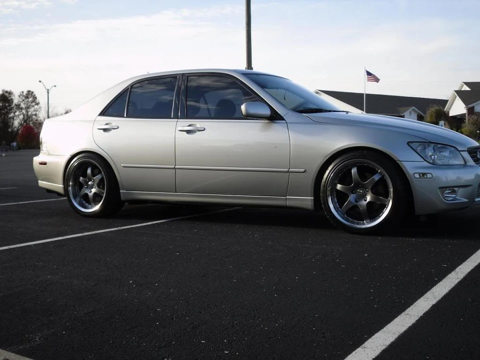 2001 Lexus IS 1st Gen - Image 15 of 15