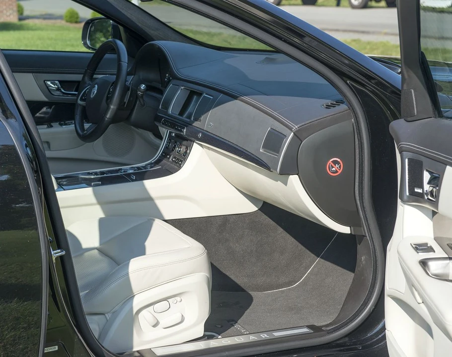 2012 Jaguar X250 XFR - Image 13 of 31