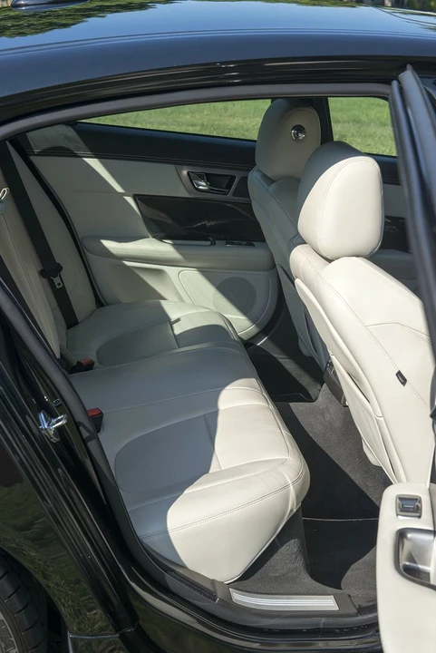 2012 Jaguar X250 XFR - Image 14 of 31