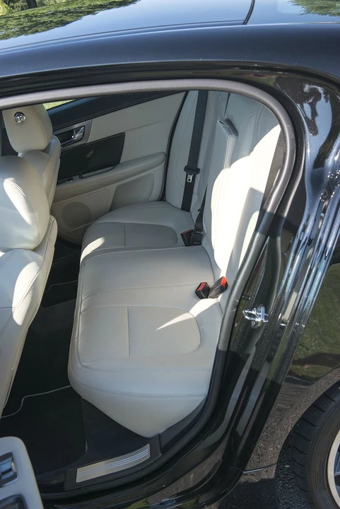 2012 Jaguar X250 XFR - Image 15 of 31