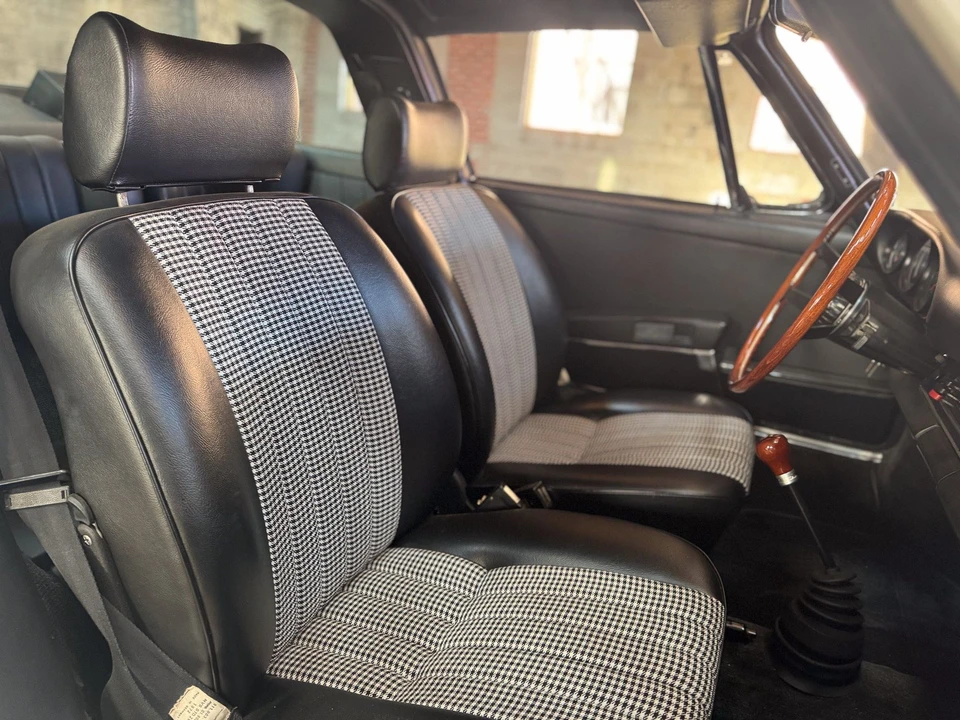 2015 Porsche 911 T F-Body LWB - Image 4 of 4