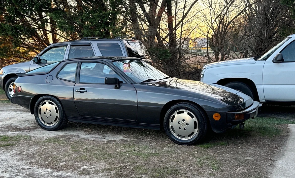 1981 Porsche 924 - Image 2 of 7
