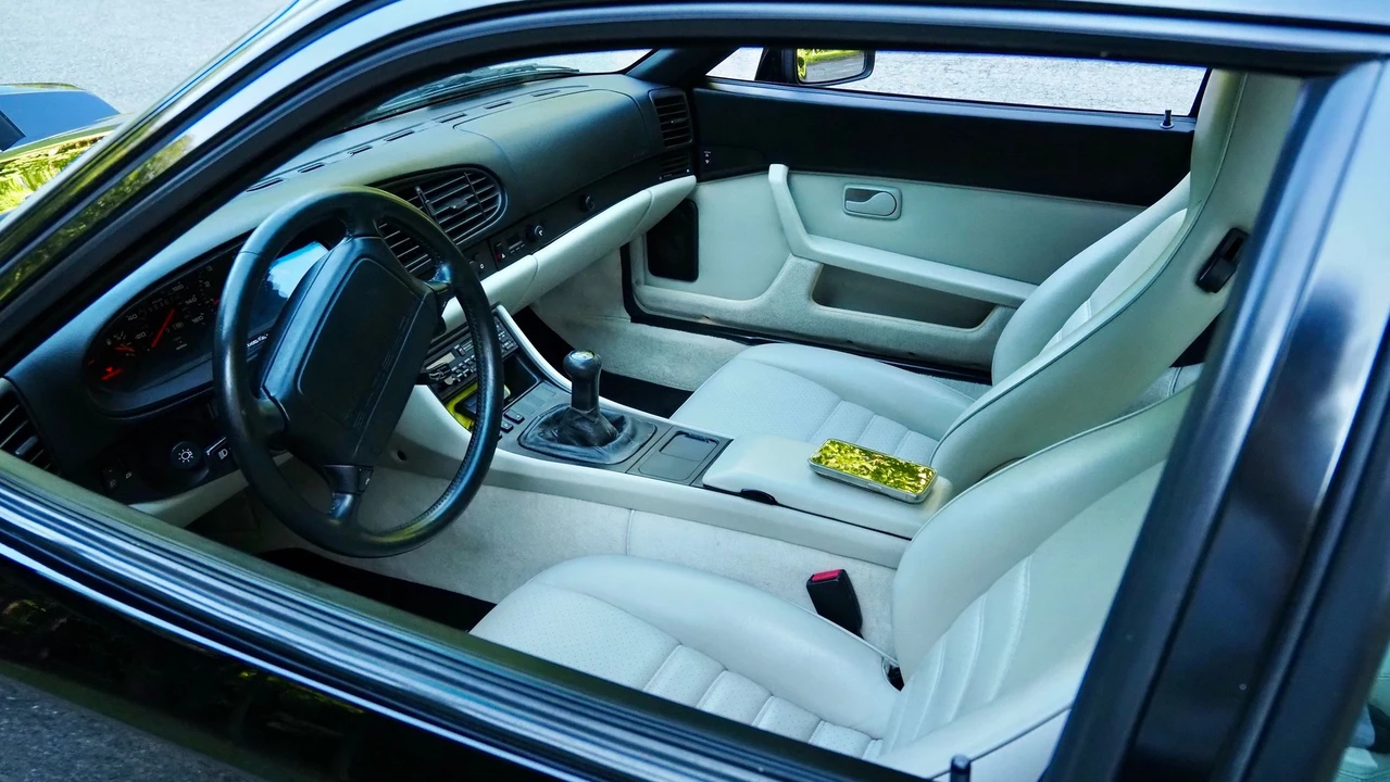 1989 Porsche 944 S2 - Image 9 of 15